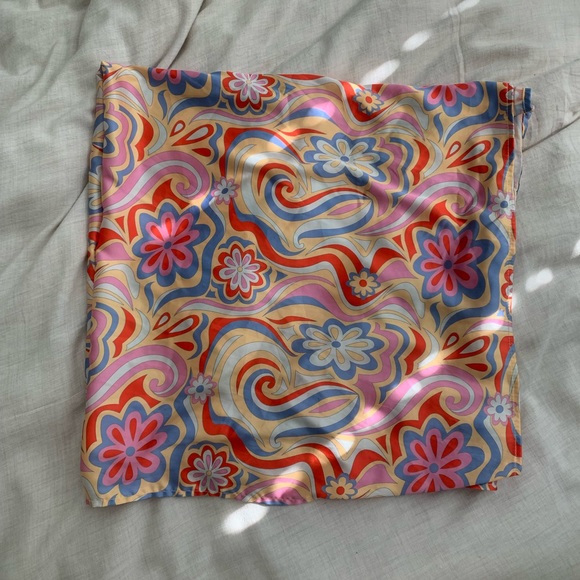 Princess Polly Top/Scarf - Picture 2 of 3